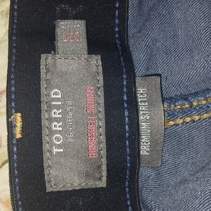 Torrid Premium stretch bombshell skinny jean 22T